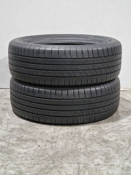 2 Pneus 215/60R17 GOODYEAR Semi Novos
