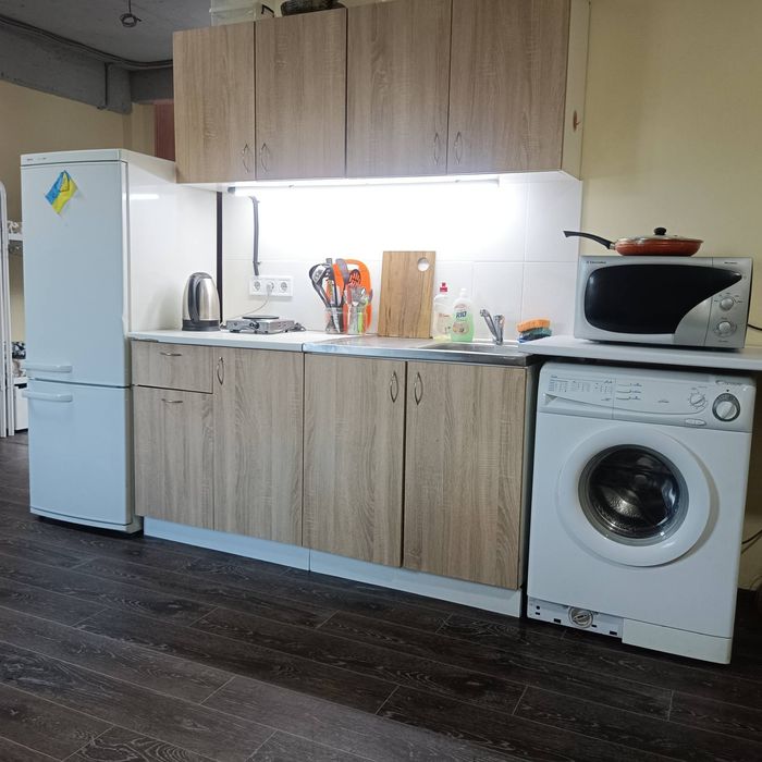 Нові кімнати з кухнею та санвузлом поруч вокзал, шпиталь. Від власника