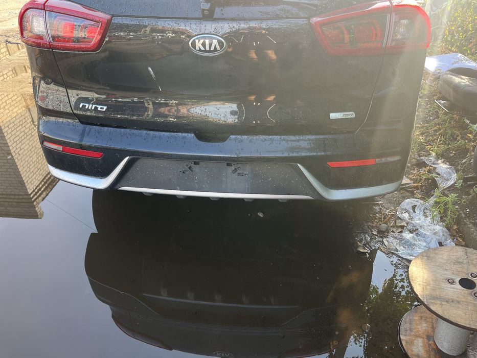 Kia Niro задние стопы в задний бампер повороты габариты
