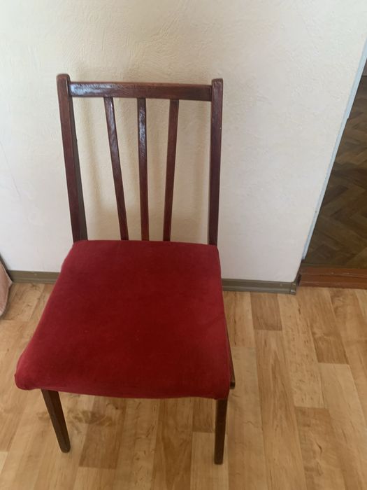 Продам журнальний столік та стілець