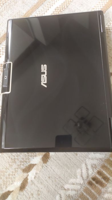 Продам ноутбук робочий