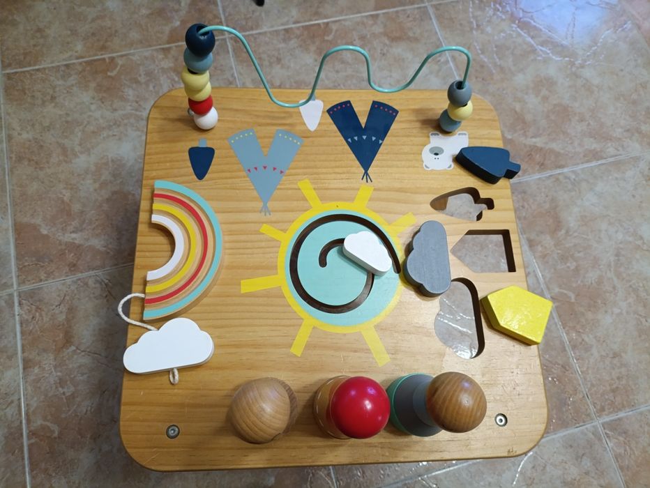 Mesa de atividades bebé