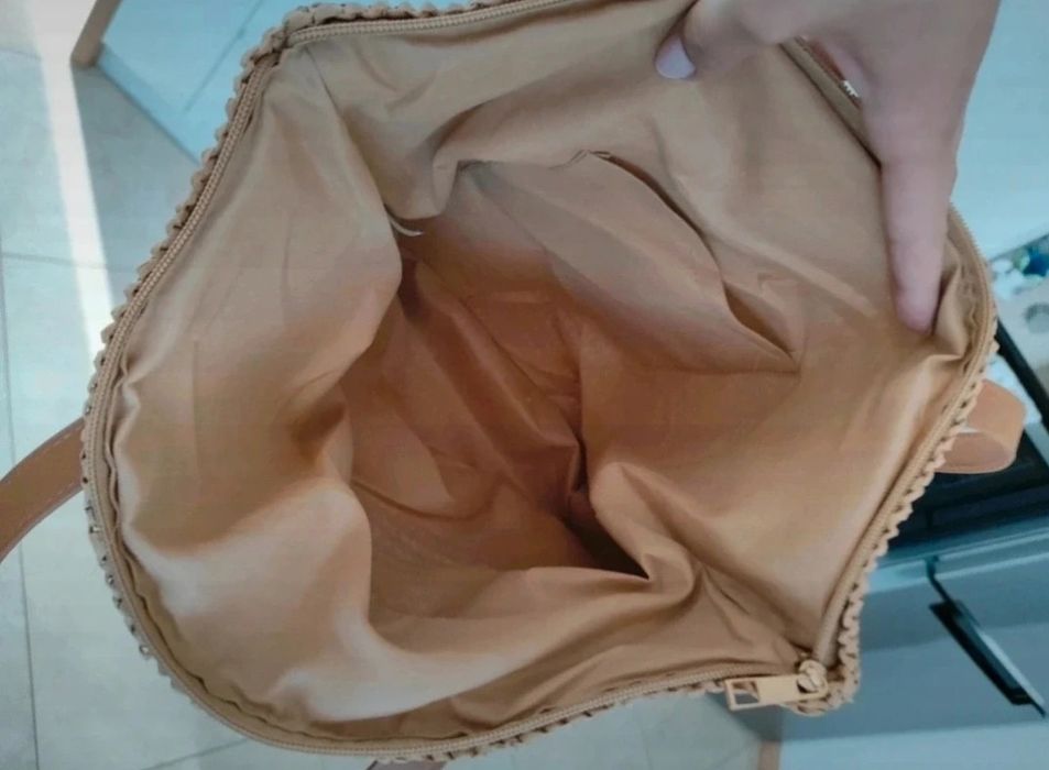 Torebka damska torba słomiana pleciona na ramię beżowa brązowa Guess