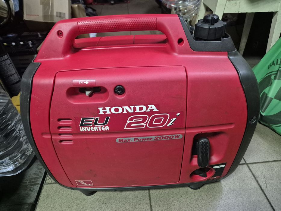 Продам инверторний генератор Honda eu20i