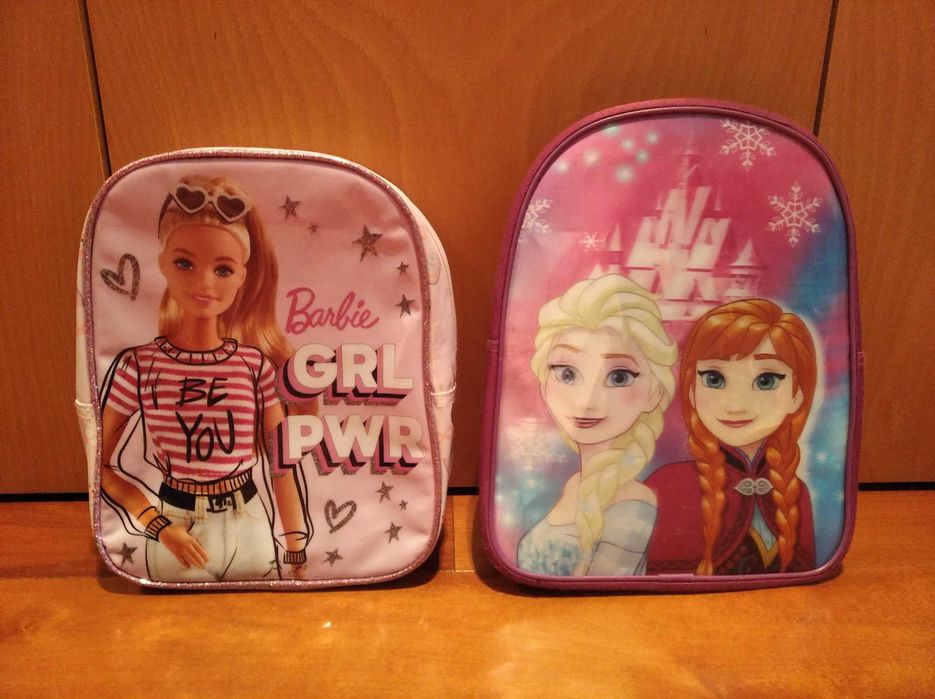 Mochilas Barbie e Frozen