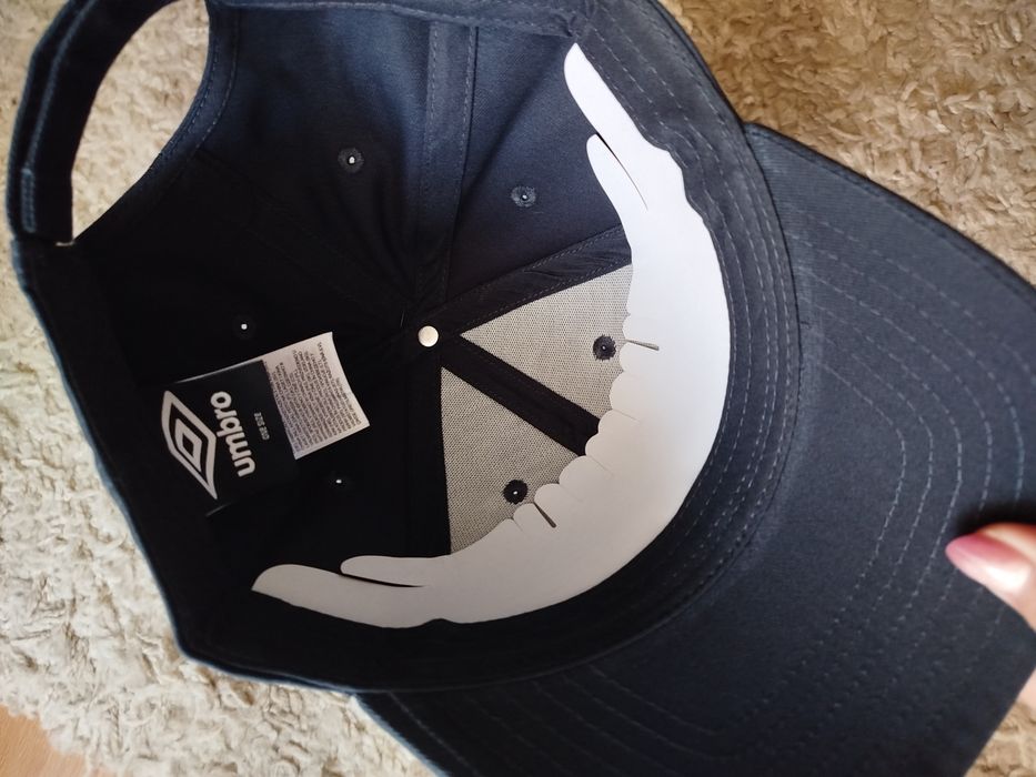 Czapka męska z daszkiem Umbro Nowa