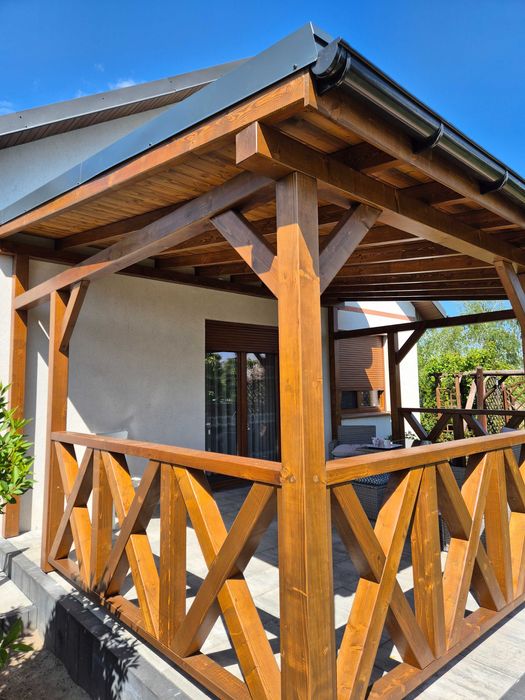 zadaszenie tarasu pergola drewniana altana taras patio zabudowa tarasu