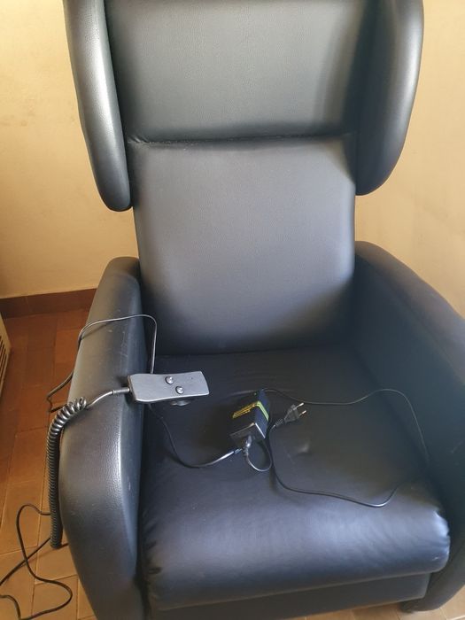 Cadeirão geriatrico reclinável elétrico