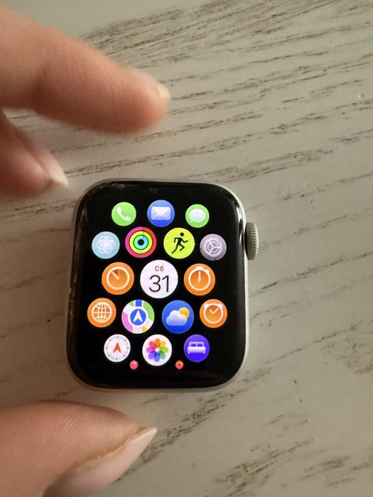 Смарт годинник apple watch se 2 40