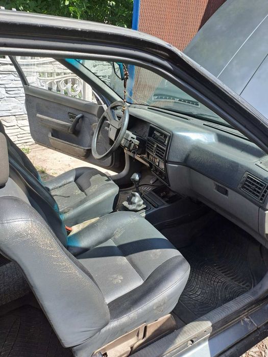 Авто Renault 19  1989р випуску