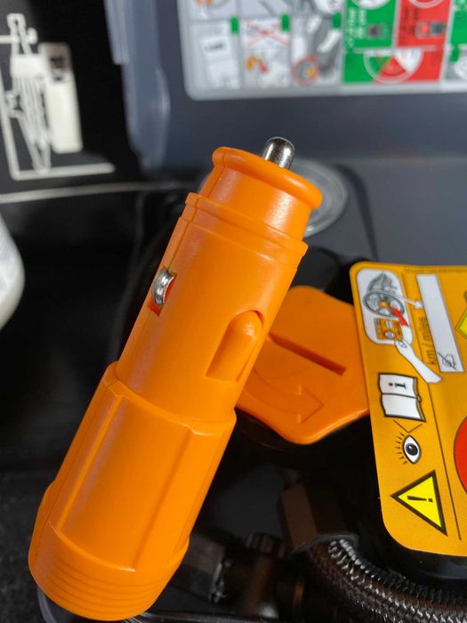 Автомобільний компресор Renault / Continental Tire Mobility Kit.