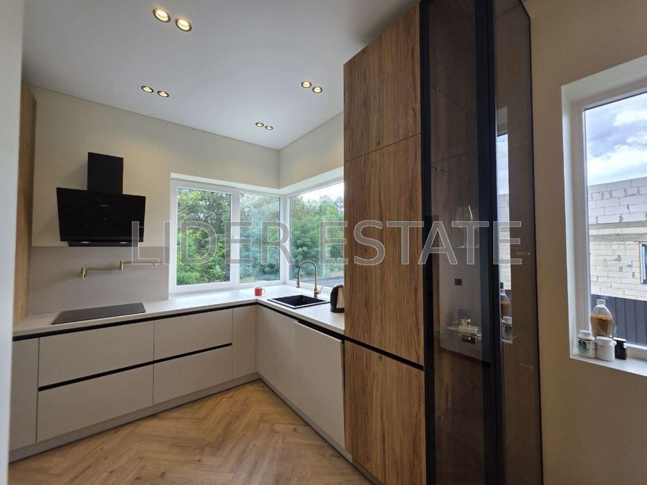 Продаж елітного будинку Червениця