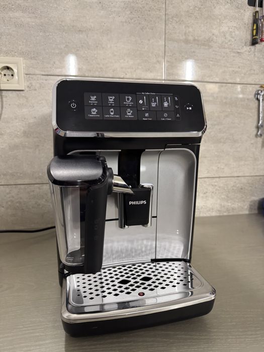 Кофемашина Philips Latte Go EP3246 2021 року