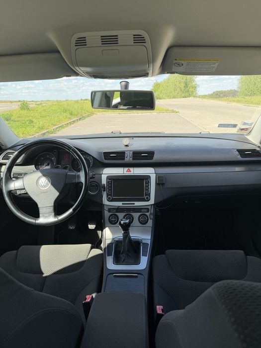 Volkswagen Passat B6 Sedan 2.0 TDI 140KM 103kW 2005