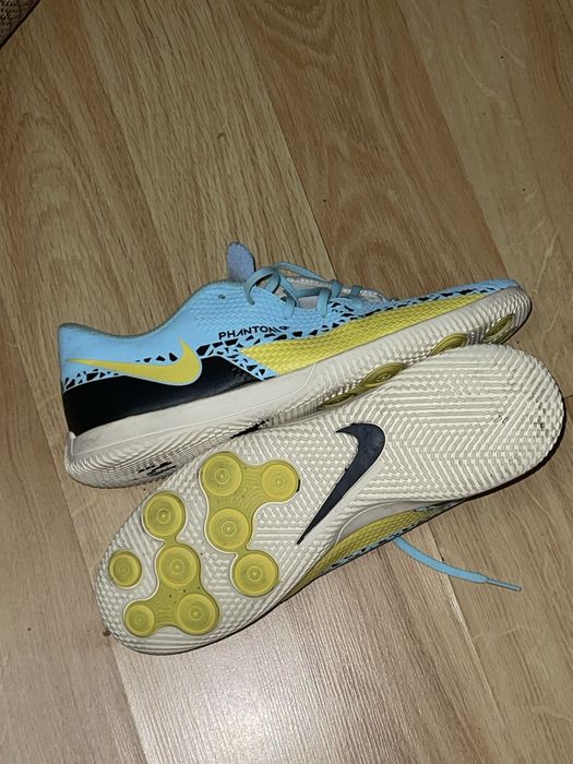 Футзалки б/у Nike фантом
