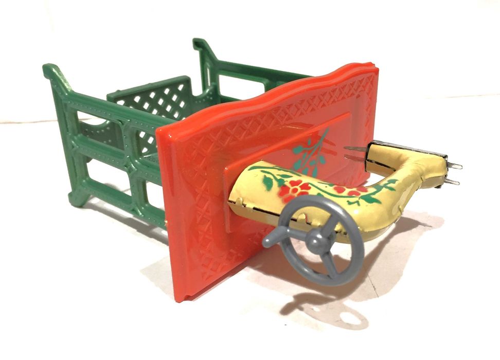 Máquina de costura  antiga da PEPE -  Estado de nova