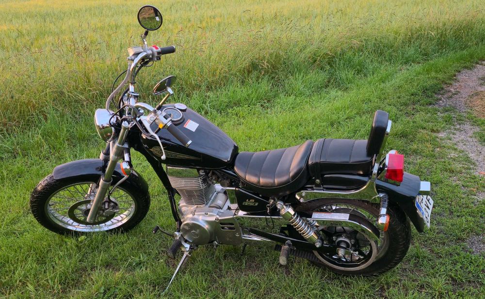 Suzuki Savage LS 650