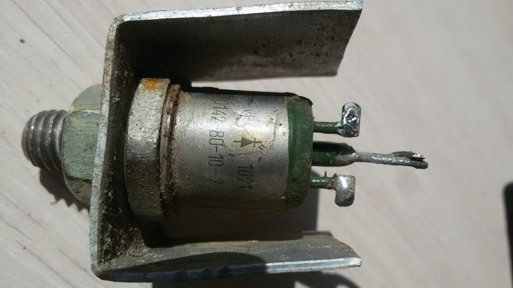 Диоды, оптотиристоры S202S02, ТО142-80, тиристоры ТБ3-200-10, симистор