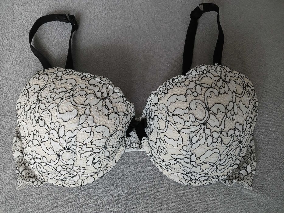 Biustonosz 85  D stan bdb