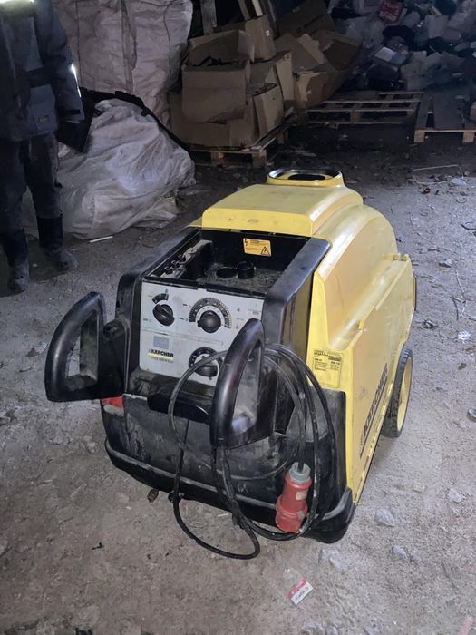 Автомийка високого тиску  професійна   KARCHER керхер