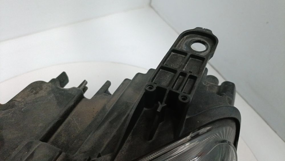 Ótica / farol esquerda DACIA Duster (HM_)