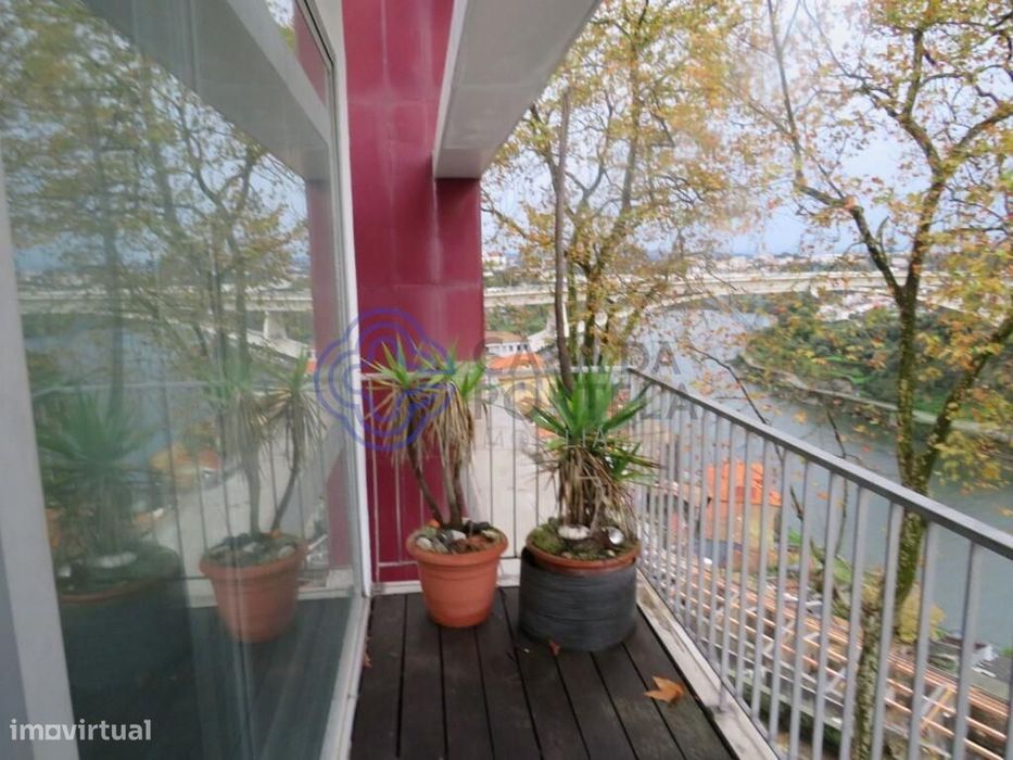 Apartamento T3 no  Centro do Porto para o mercado de arrendamento em z