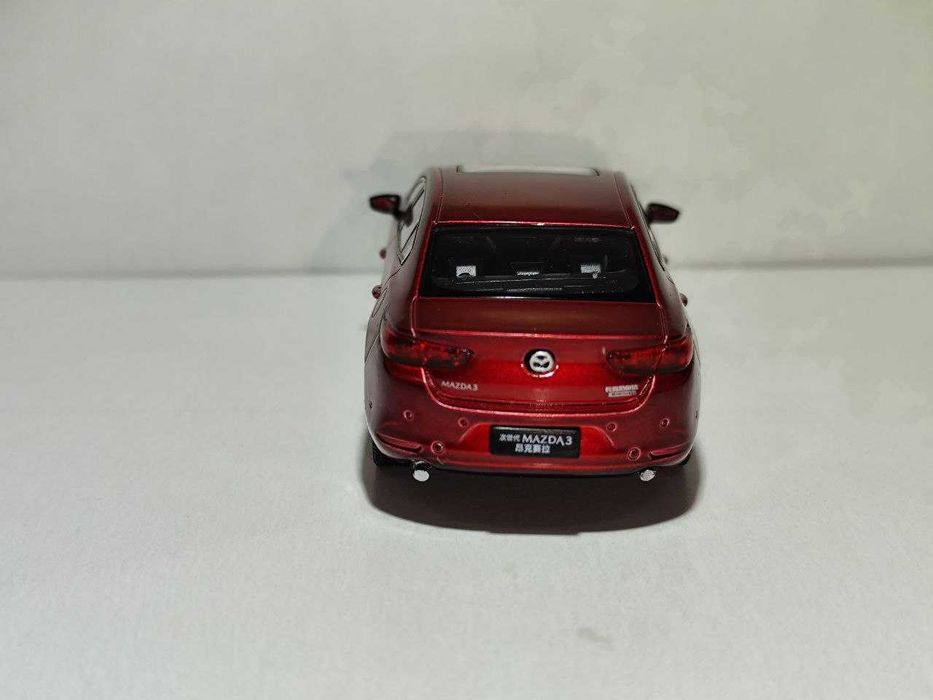 Mazda CX-50 та Mazda 3 1:43