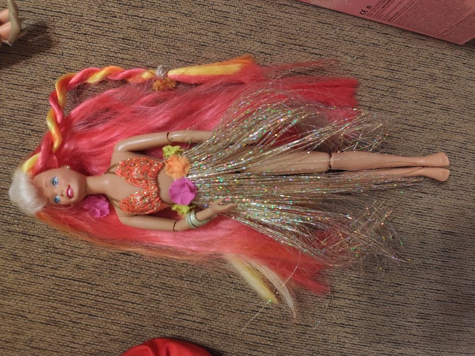 Conjunto várias Barbie e Ken