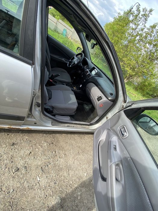 Продаж Nissan Almera 2003