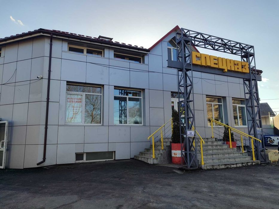 Продаж окремо стоячої будівлі ( моживо  частинами)  по вул. Любецька