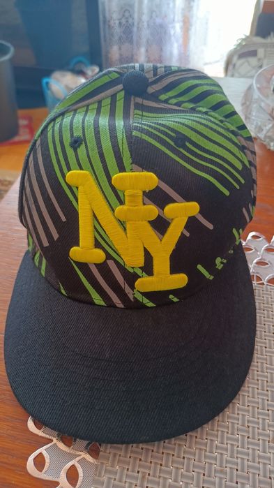 NY fajna modna czapka jak nowa