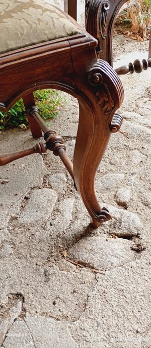 5 cadeiras vintage com mais de 100 anos a precisar de restauro