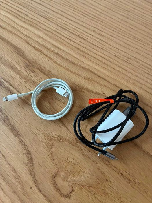 iPhone SE 2020 64 GB biały - stan bardzo dobry + dodatki