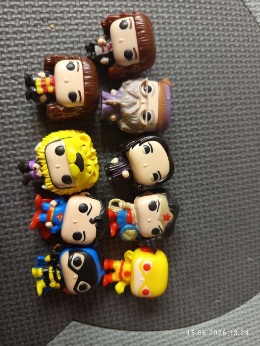 Figurki z jajek niespodzianek Kinder joy Harry Potter  i DC Comics