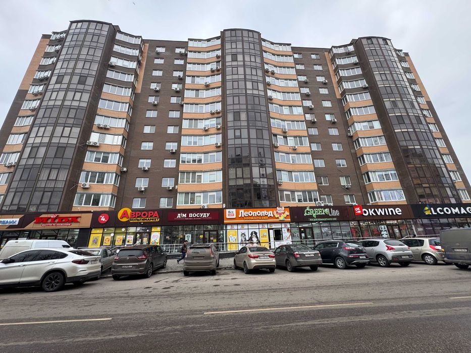 Фасадне приміщення в центрі міста, по вул. Гоголя