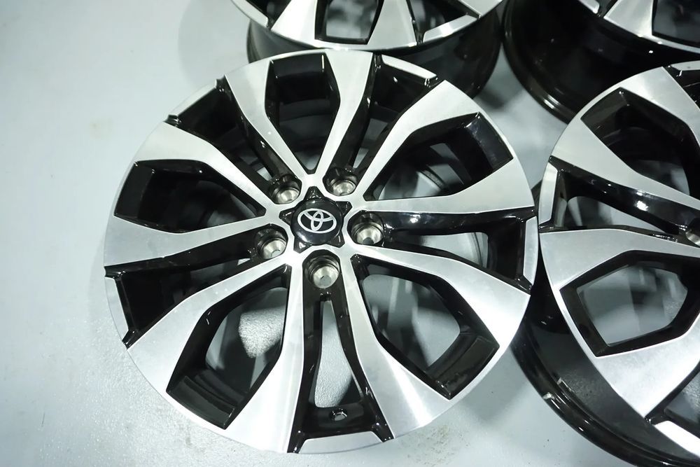 Felgi aluminiowe 17 Toyota  Ch-R Auris Avensis Rav 4 Corolla Camry Yar