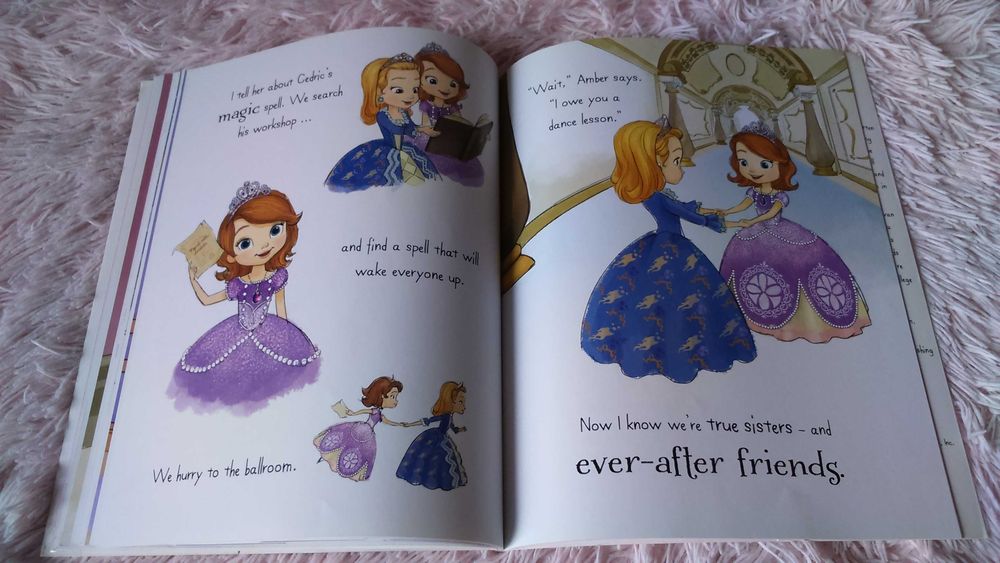 Дитяча книга англійською  про принцесу Софію  "Sofia the First "