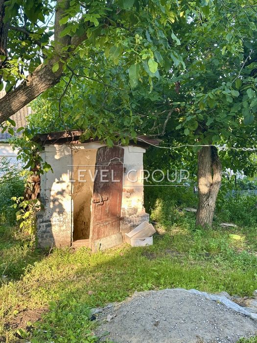 Без% Будинок з великою ділянкою та газом. Центральна вулиця