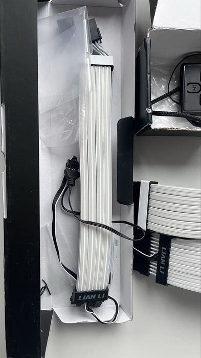 Lian li  strimer plus RGB dwa komplety