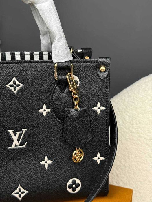 Сумка Louis Vuitton Onthego PM Monogram