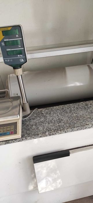 Lada- witryna chłodnicza.