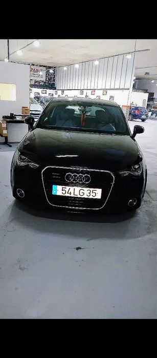 TROCO AUDI A1 1.6 TDI 105 CV POR MOTA 1000cc
Audi A1 1.6 TDI 105 CV de 2011, COMO NOVO