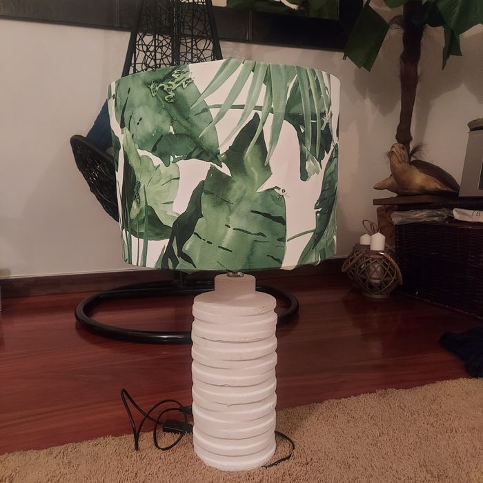 Candeeiro com Pé para decorar sala