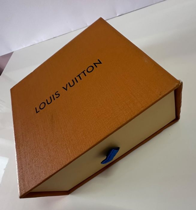 Pasek Louis Vuitton z pudełkiem