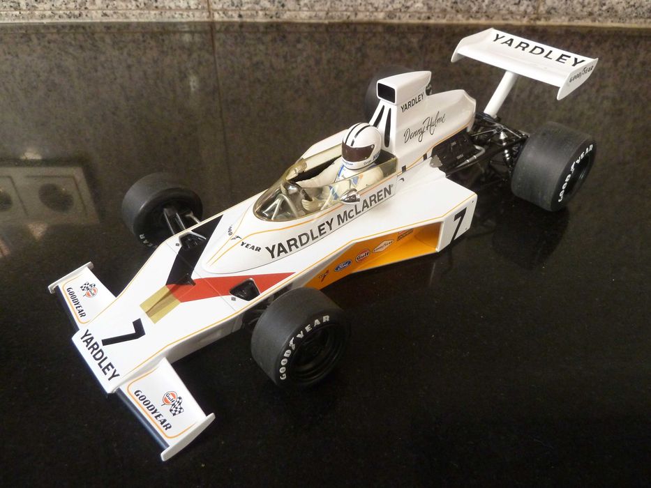 1:18 Minichamps, McLaren Ford M23, Yardley, D. Hulme, 1973, AutoArt