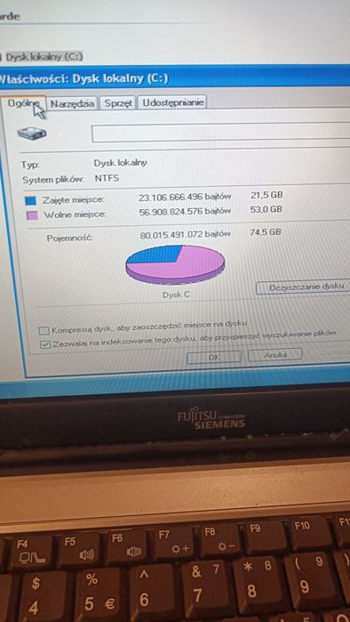 Stary sprawny laptop Fujitsu Siemens