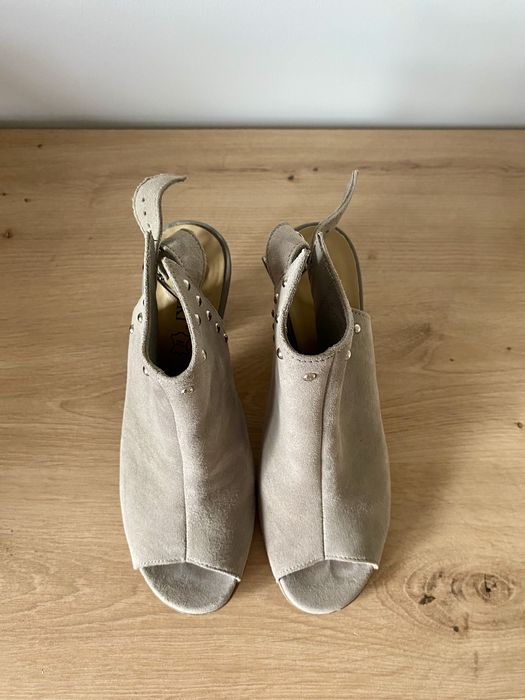 Buty na obcasie Lasocki