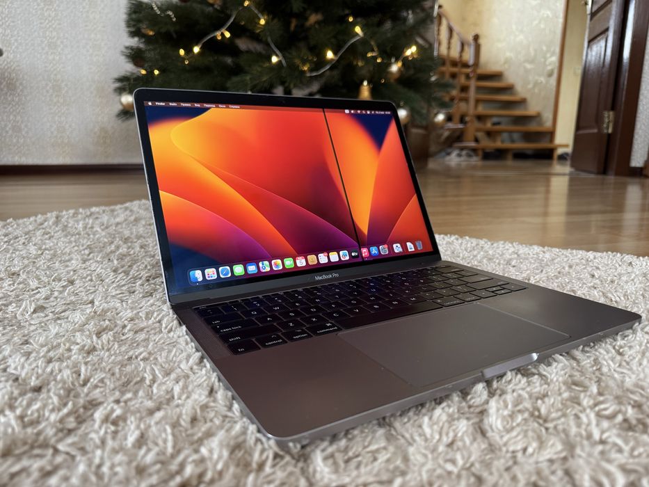Macbook Pro 13 2017 i5  8Gb 128Gb макбук