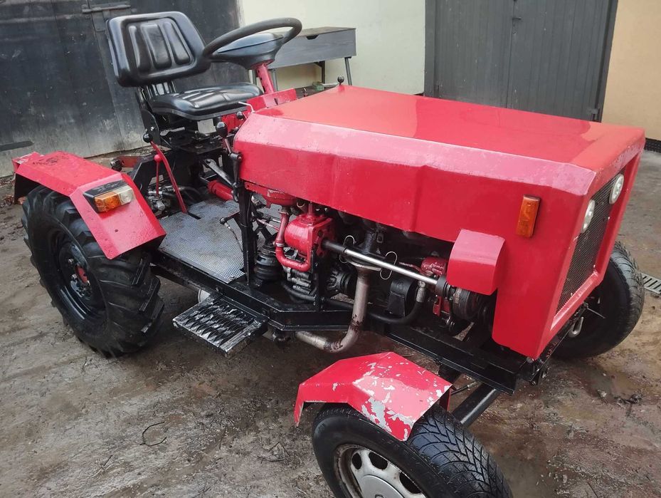 Traktor SAM, w pełni sprawny