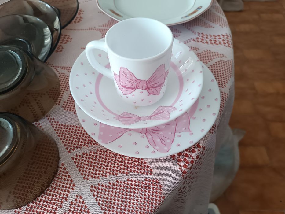 Vários pratos usados